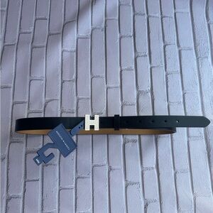 Tommy Hilfiger Women's Black Metallic Belt in size MD
